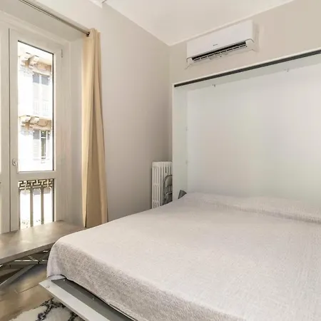 Apartment Bright Piazza San Carlo *