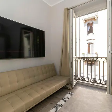 Bright Piazza San Carlo Apartment *