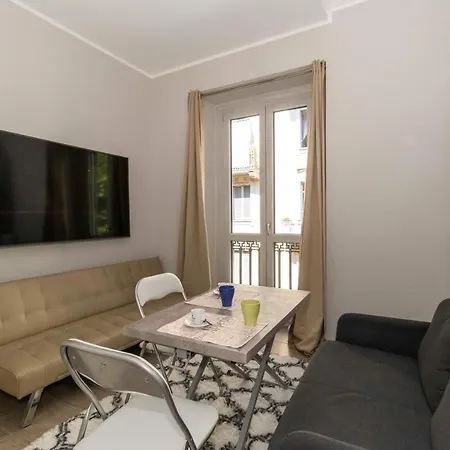 Bright Piazza San Carlo Apartment