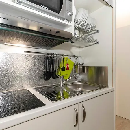 Bright Piazza San Carlo Apartment *